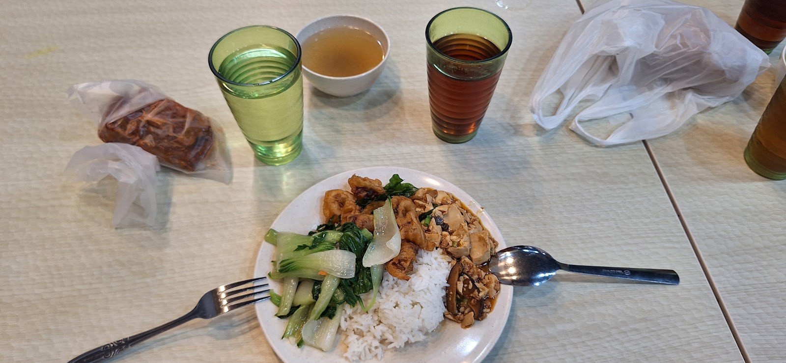 咖喱饭+L字惹当鸡腿+包菜 curry rice + L shape rendang drumstick + cabbage